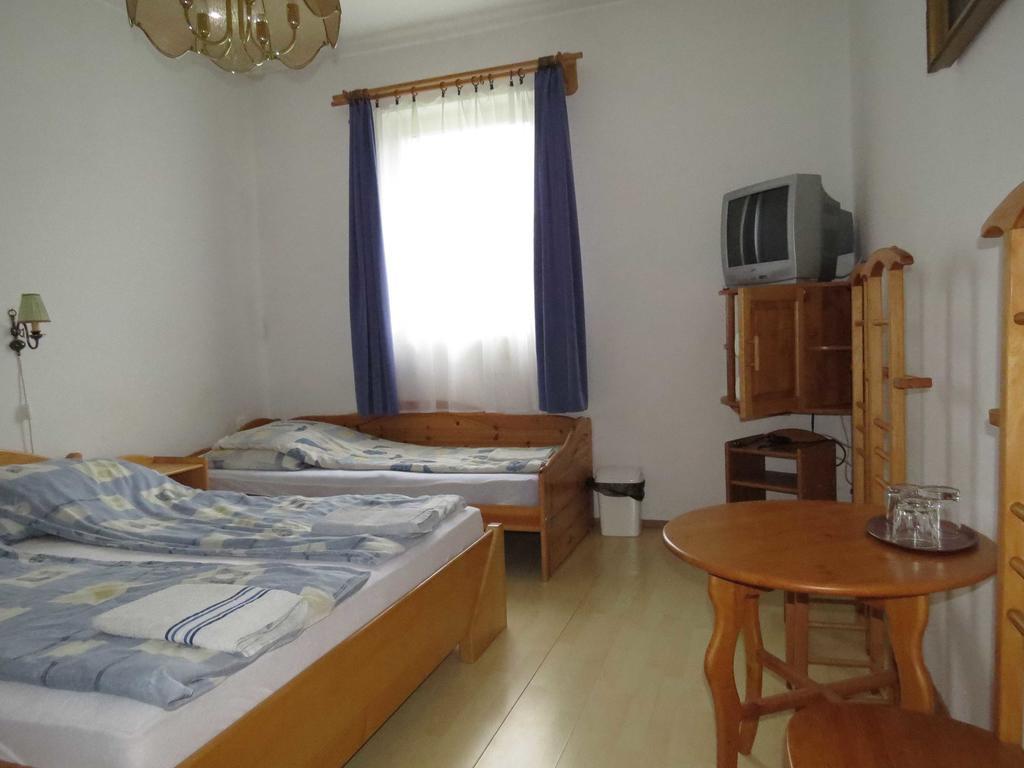 지르크 Rezkakas Fogado B&B 외부 사진